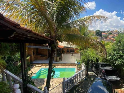 Casa com 6 quartos à venda no bairro Dom Bosco, 450m²