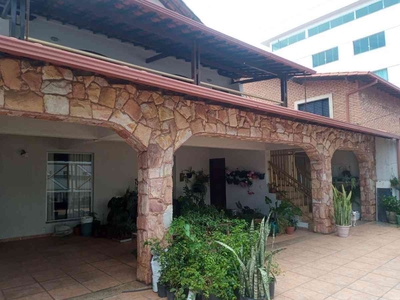 Casa com 6 quartos à venda no bairro Fernão Dias, 1055m²