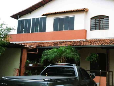 Casa com 6 quartos à venda no bairro Jardim Riacho das Pedras, 392m²
