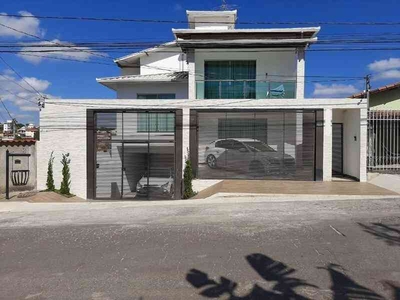 Casa com 6 quartos à venda no bairro Niterói, 360m²