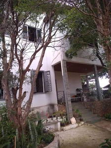Casa com 6 quartos à venda no bairro Nova Gameleira, 360m²