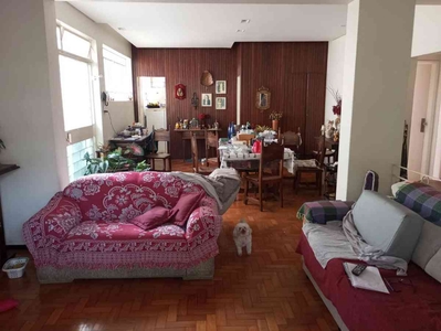 Casa com 6 quartos à venda no bairro Prado, 242m²