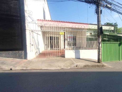 Casa com 6 quartos para alugar no bairro Venda Nova, 300m²