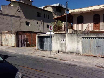 Casa com 7 quartos à venda no bairro Minaslândia (p Maio), 210m²