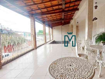 Casa com 8 quartos à venda no bairro Conjunto Minascaixa, 415m²