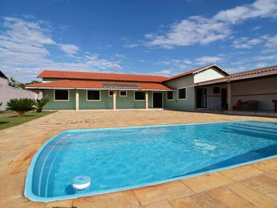 Fazenda com 4 quartos à venda no bairro Zona Rural, 600m²