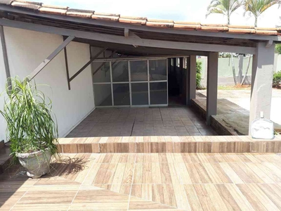 Fazenda com 6 quartos à venda no bairro Centro, 260m²