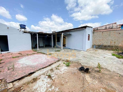 Lote com 1 quarto à venda no bairro São Salvador, 360m²