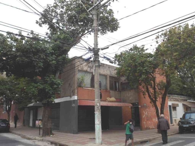 Prédio com 3 quartos à venda no bairro Serra, 530m²