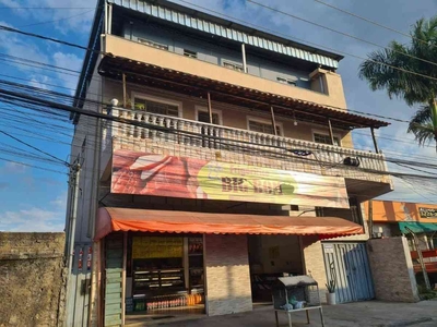 Prédio com 8 quartos à venda no bairro Santa Edwiges, 300m²