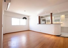 APARTAMENTO no 11º andar com 2 dormitórios e 2 garagens