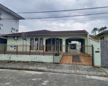 Casa com 3 dorm e 263m, Joinville - Joinville