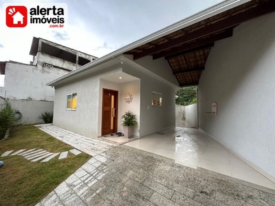 Casa com 3 quartos em RIO BONITO RJ - Centro