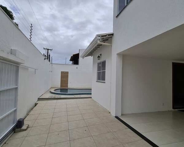 Casa para venda tem 597 metros quadrados com 5 quartos em Sapiranga - Fortaleza - CE