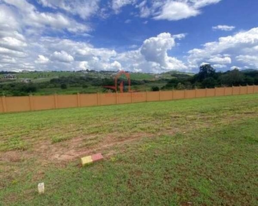 Excelente terreno de 700m², localizado no condomínio Alphaville 2, em Jundiaí-SP