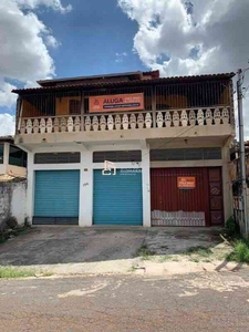 Casa com 3 quartos para alugar no bairro Diamante, 160m²