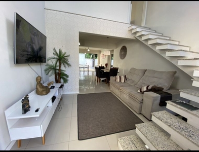 Casa no Bairro Fidelis em Blumenau com 3 Dormitórios (1 suíte) e 184.22 m²