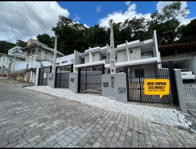 Casa no Bairro Vila Nova em Blumenau com 2 Dormitórios (2 suítes)