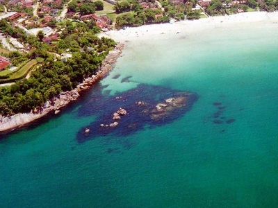 Casas em condomínio fechado pé na areia