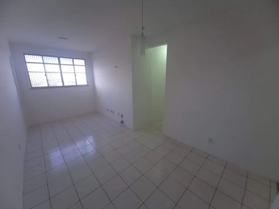 Alugo apartamento com 3 quartos localizado na Parangaba
