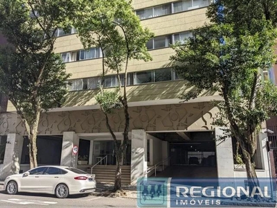 Apartamento com 2 quartos para alugar por R$ 1600.00, 85.00 m2 - CENTRO - CURITIBA/PR