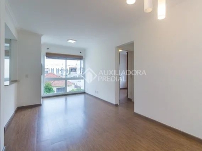Apartamento para aluguel tem 56 metros quadrados com 2 quartos em Passo da Areia - Porto A