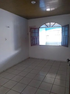 Casa com 2/4 e garagem a 200 metros da Augusto Montenegro