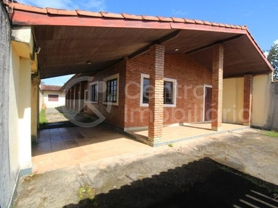 CASA com 5 quartos em Peruíbe, no bairro Estancia Balnearia Maria Helena Novaes