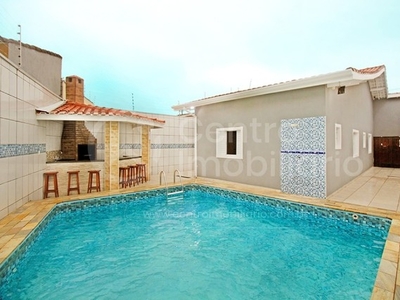 CASA com piscina e 3 quartos em Itanhaém, no bairro Satélite