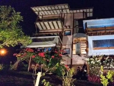 Casa de Condomínio para alugar em Tapanhão de 294.00m² com 3 Quartos, 3 Suites e 3 Garagen