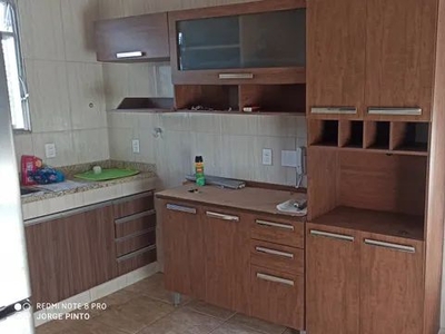 Casa em ótimas condições, sem cobrança de condomínio e com armários embutidos na cozinha e