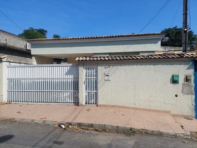 Casa para aluguel possui 140 metros quadrados com 2 quartos em Alvarez - Nova Iguaçu - RJ