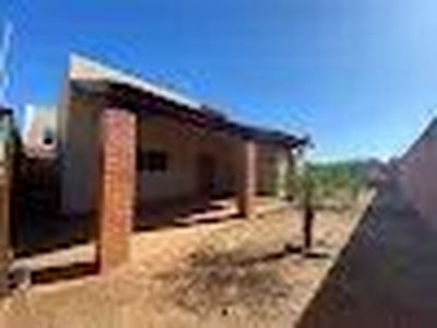 Casa para aluguel possui 363 metros quadrados com 1 quarto em Jardim Moçambique - Três Lag