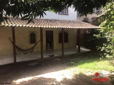Casa para Venda em São Gonçalo, Amendoeira, 3 dormitórios, 1 suíte, 2 banheiros, 1 vaga