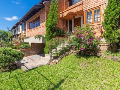 Casa para venda possui 320 metros quadrados com 3 quartos em Jardim Itu - Porto Alegre - R