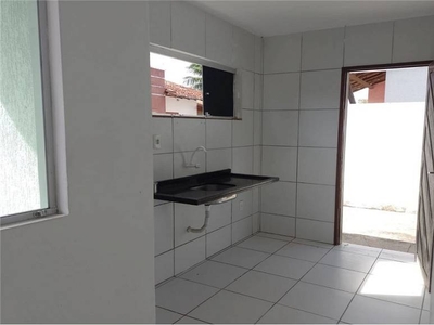 Casa de Condomínio com 2 Quartos e 1 banheiro para Alugar, 48 m² por R$ 650/Mês