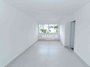 Apartamento com 3 quartos para alugar no bairro Silveira, 80m²