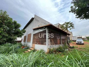 Casa com 2 quartos à venda no bairro Setor Solar Santa Rita, 2996m²