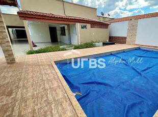 Casa com 3 quartos à venda no bairro Residencial Jardim Canedo, 360m²