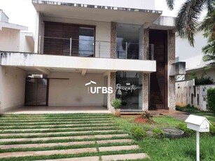 Casa com 4 quartos à venda no bairro Jardins Madri, 409m²