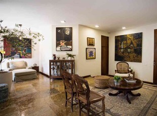 Casa com 4 quartos à venda no bairro Setor Marista, 506m²