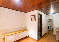 CASA EM CONDOMÍNIO mobiliada com 2 dormitórios e 1 garagem