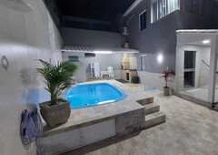 Linda casa aconchegante com piscina aquecida, churrasqueira, garagem..