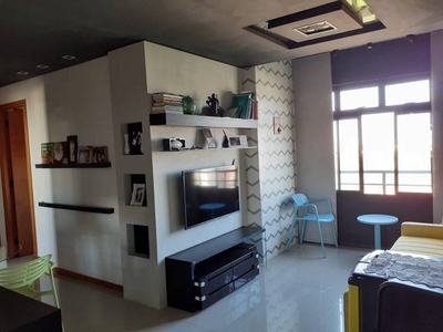 Apartamento com 3 Quartos e 2 banheiros à Venda, 72 m² por R$ 410.000