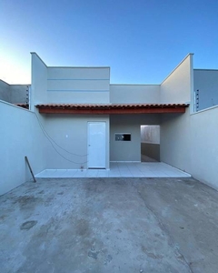 Casa com 2 Quartos e 1 banheiro à Venda, 96 m² por R$ 250.000