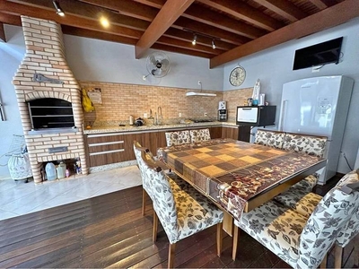 Casa com 3 Quartos e 1 banheiro à Venda, 154 m² por R$ 149.500