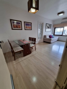 Apartamento à venda por R$ 275.000