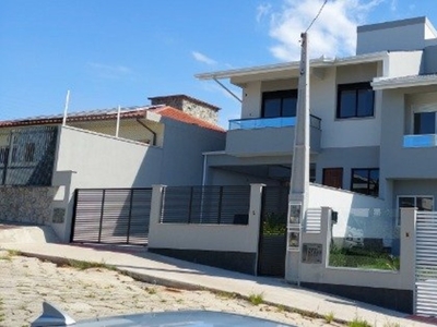 Casa à venda por R$ 469.000