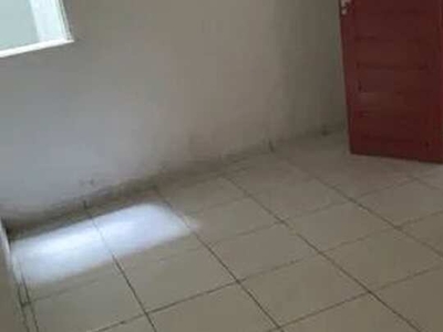 Alugo casa no Monte castelo R$ 870