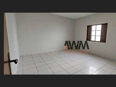 Casa com 3 quartos para alugar, 130 m² por R$ 2.230/mês - Setor Pedro Ludovico - Goiânia/G